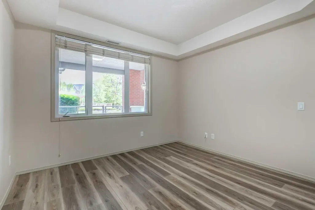 15 Everstone Drive SW Calgary AB T2Y 5B5
