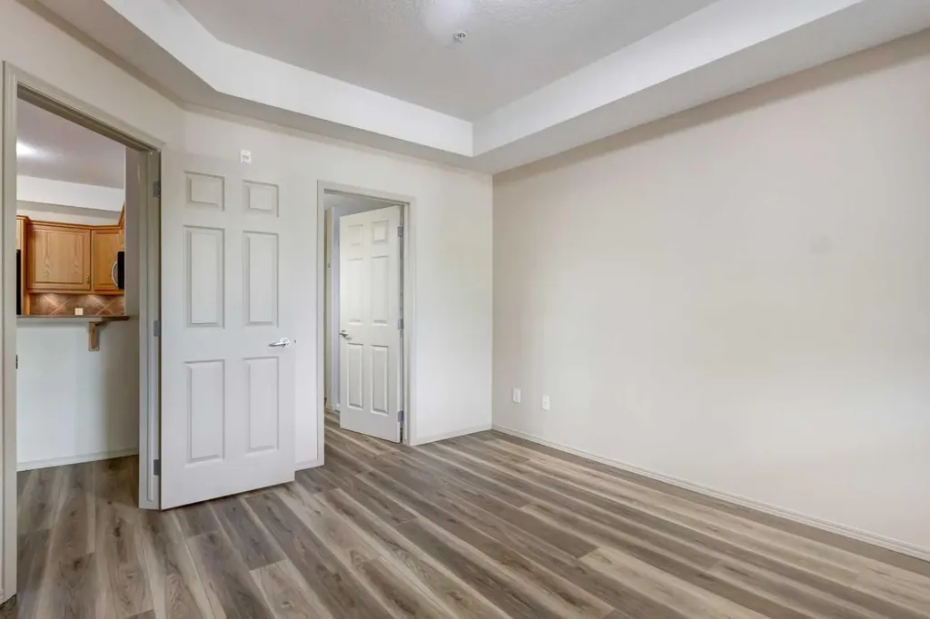 15 Everstone Drive SW Calgary AB T2Y 5B5