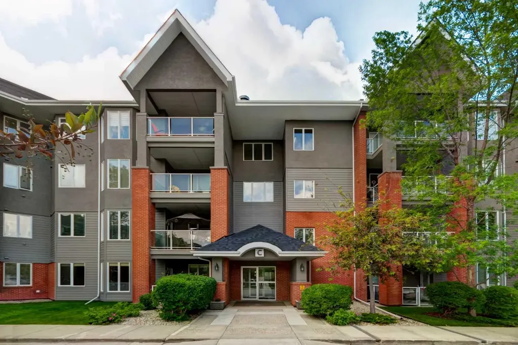 15 Everstone Drive SW Calgary AB T2Y 5B5