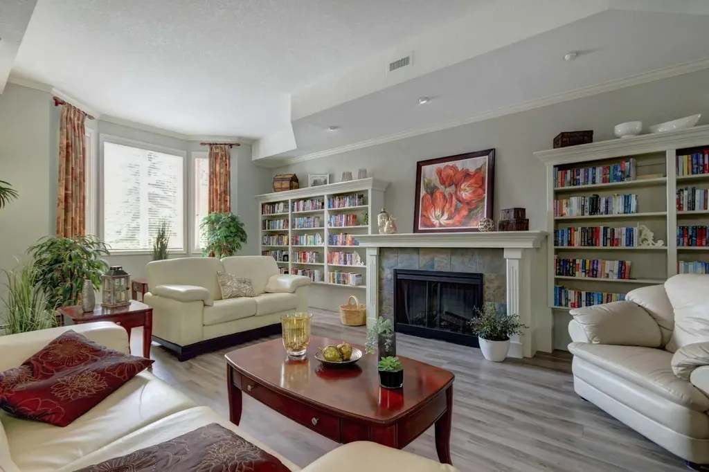 15 Everstone Drive SW Calgary AB T2Y 5B5
