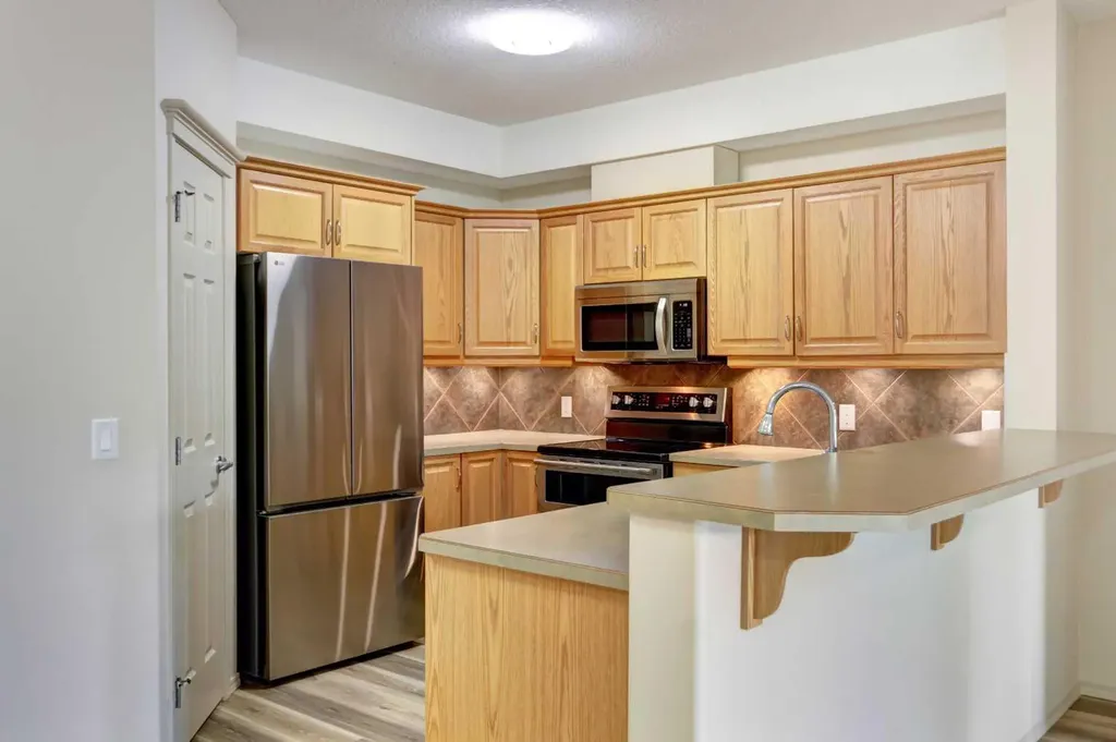 15 Everstone Drive SW Calgary AB T2Y 5B5
