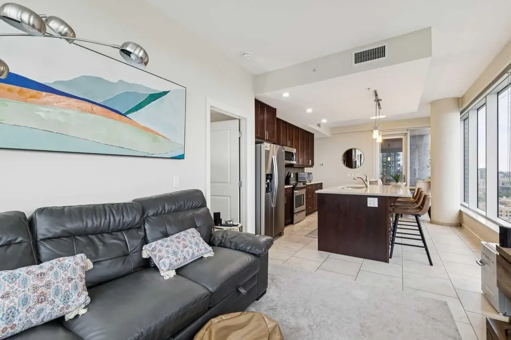 211 13 Avenue SE Calgary AB T2G 1E1
