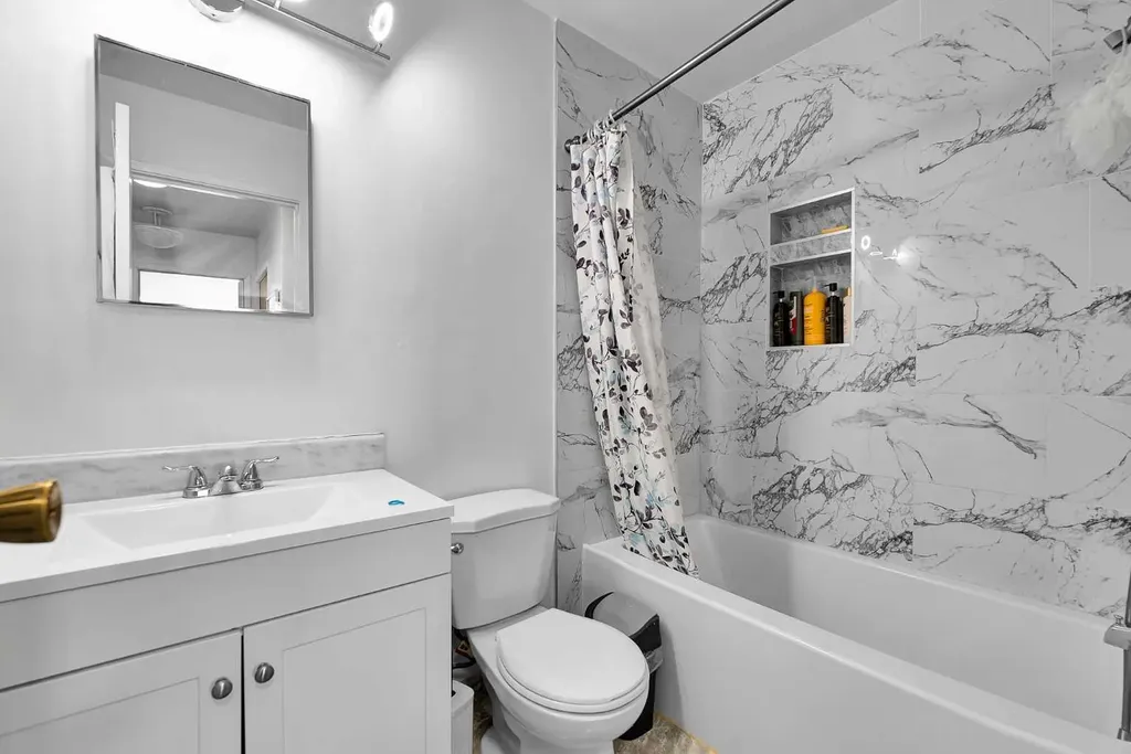 516 Blackthorn Road NE Calgary AB T2K4W9