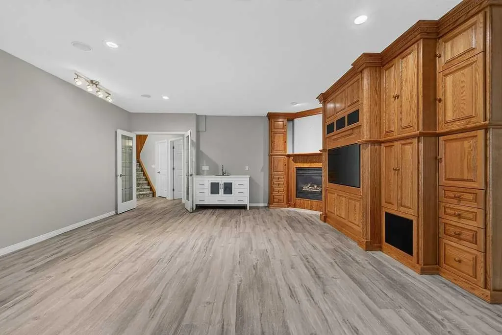 52 Sandstone Ridge Crescent Okotoks AB T1S 1P9