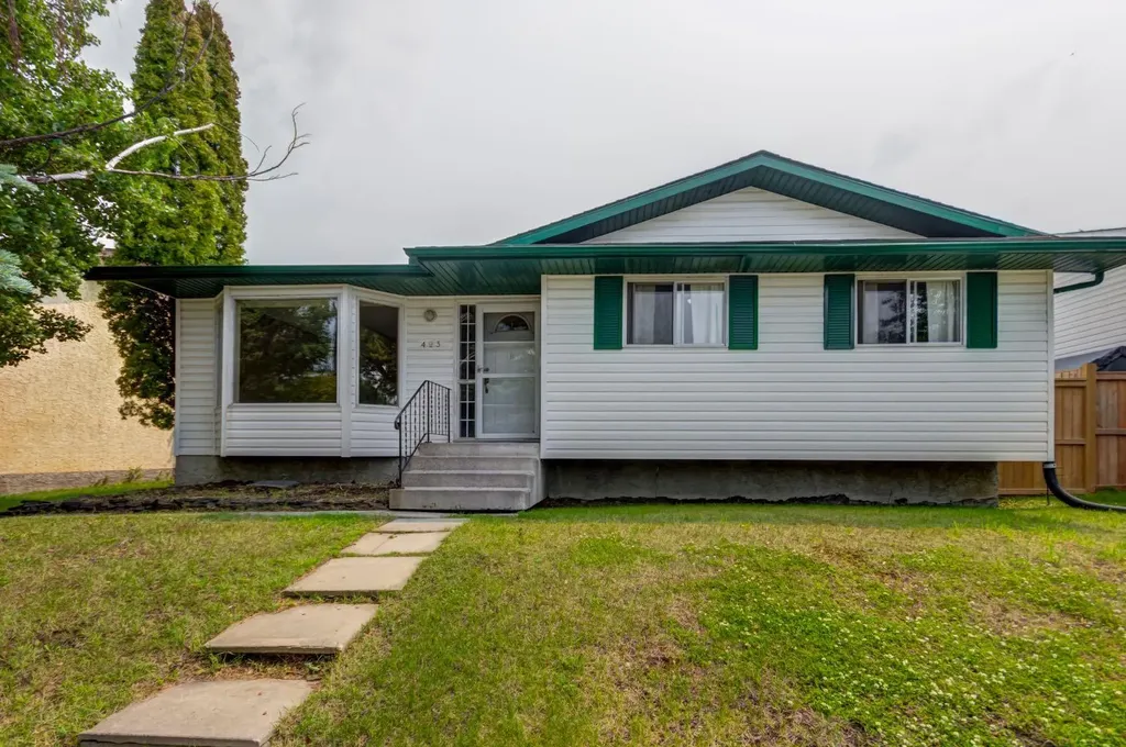 423 Queen Anne Way SE Calgary AB T2T 2N3