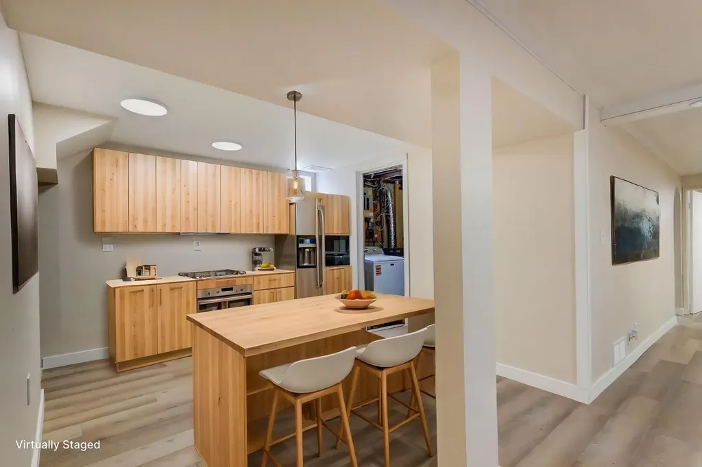 423 Queen Anne Way SE Calgary AB T2T 2N3