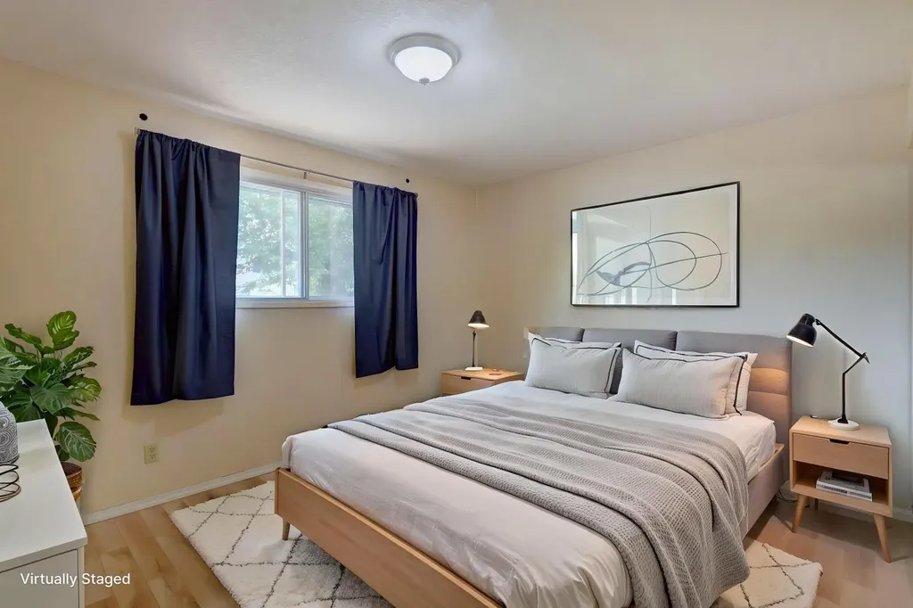 423 Queen Anne Way SE Calgary AB T2T 2N3