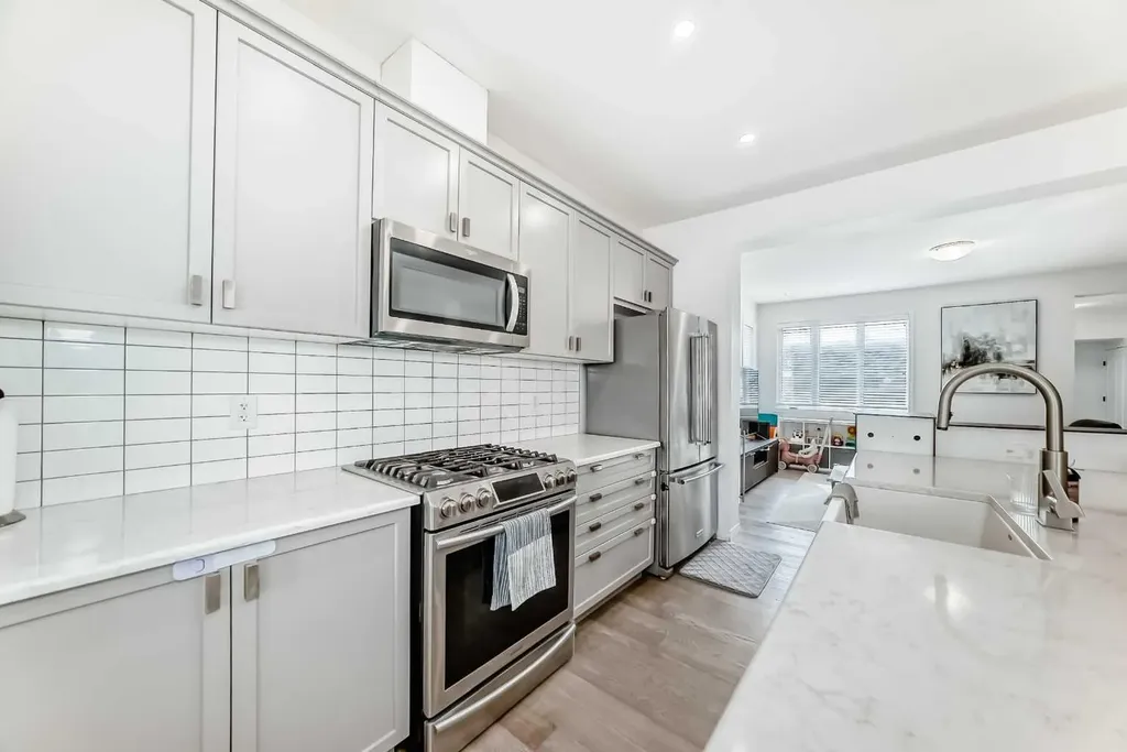 372 Carrington Way NW Calgary AB T3P0Y9