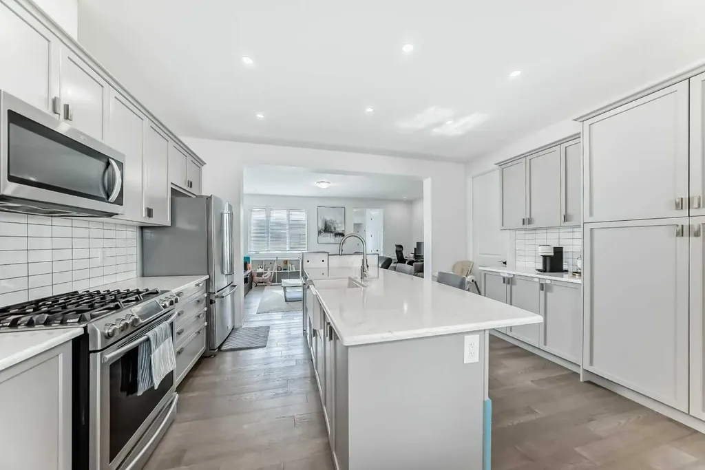 372 Carrington Way NW Calgary AB T3P0Y9