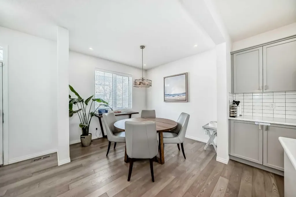 372 Carrington Way NW Calgary AB T3P0Y9