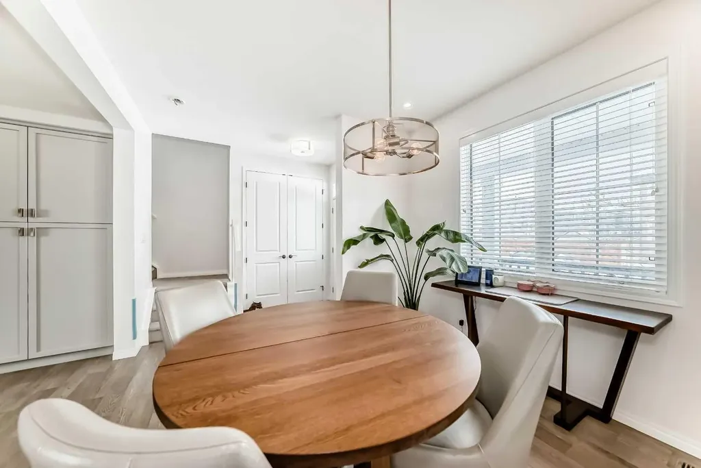 372 Carrington Way NW Calgary AB T3P0Y9
