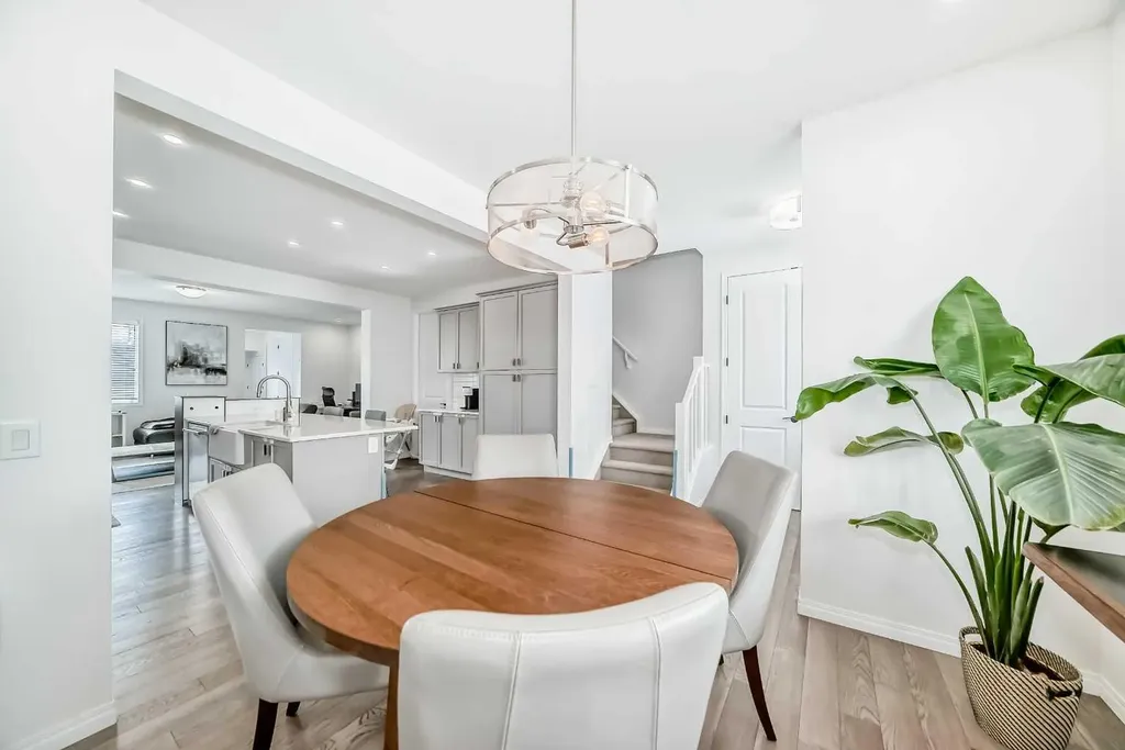 372 Carrington Way NW Calgary AB T3P0Y9