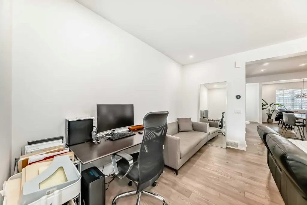 372 Carrington Way NW Calgary AB T3P0Y9