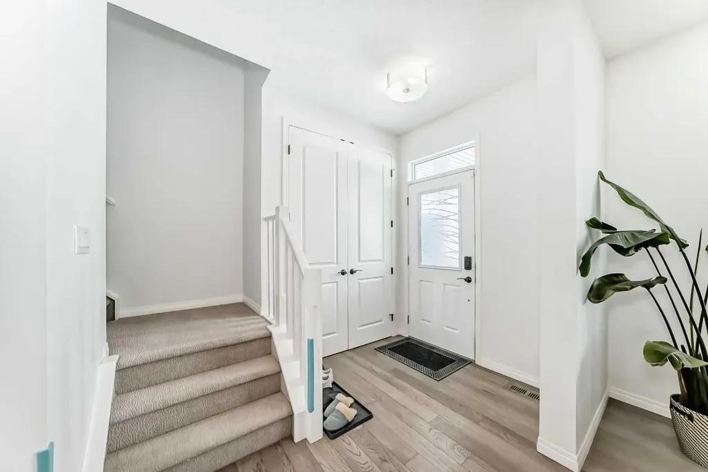 372 Carrington Way NW Calgary AB T3P0Y9