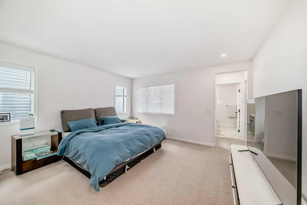 372 Carrington Way NW Calgary AB T3P0Y9