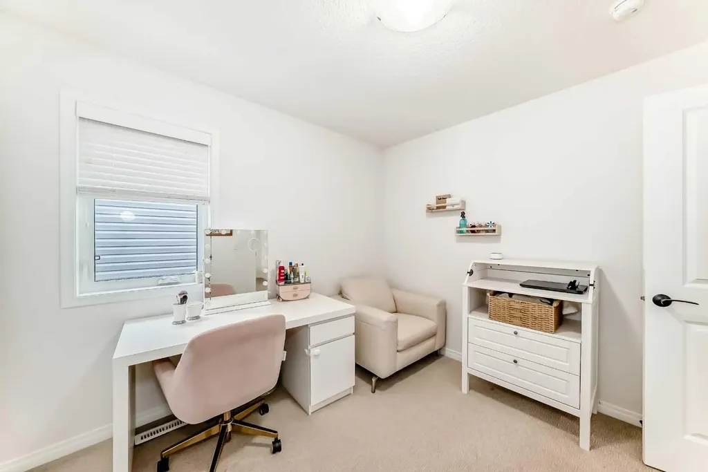 372 Carrington Way NW Calgary AB T3P0Y9