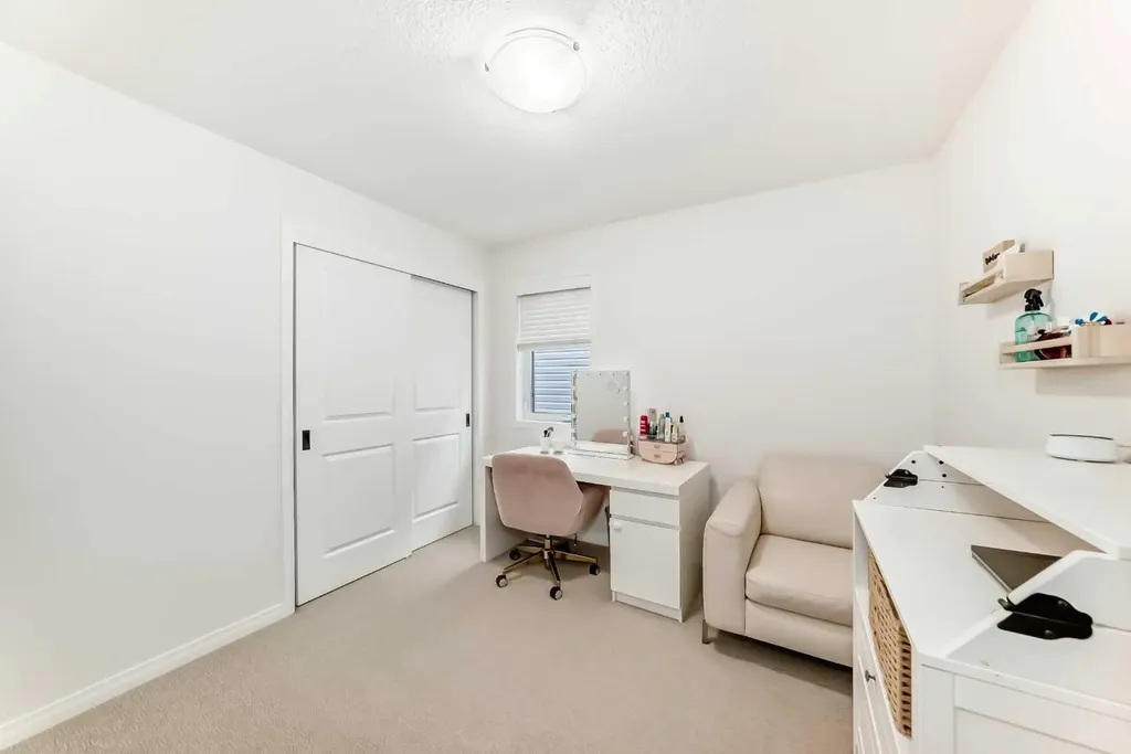 372 Carrington Way NW Calgary AB T3P0Y9