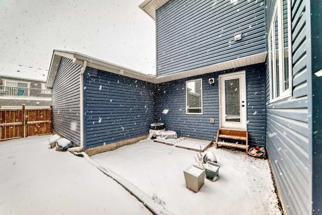372 Carrington Way NW Calgary AB T3P0Y9