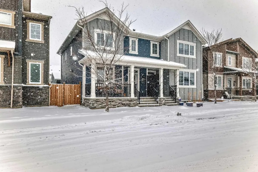 372 Carrington Way NW Calgary AB T3P0Y9