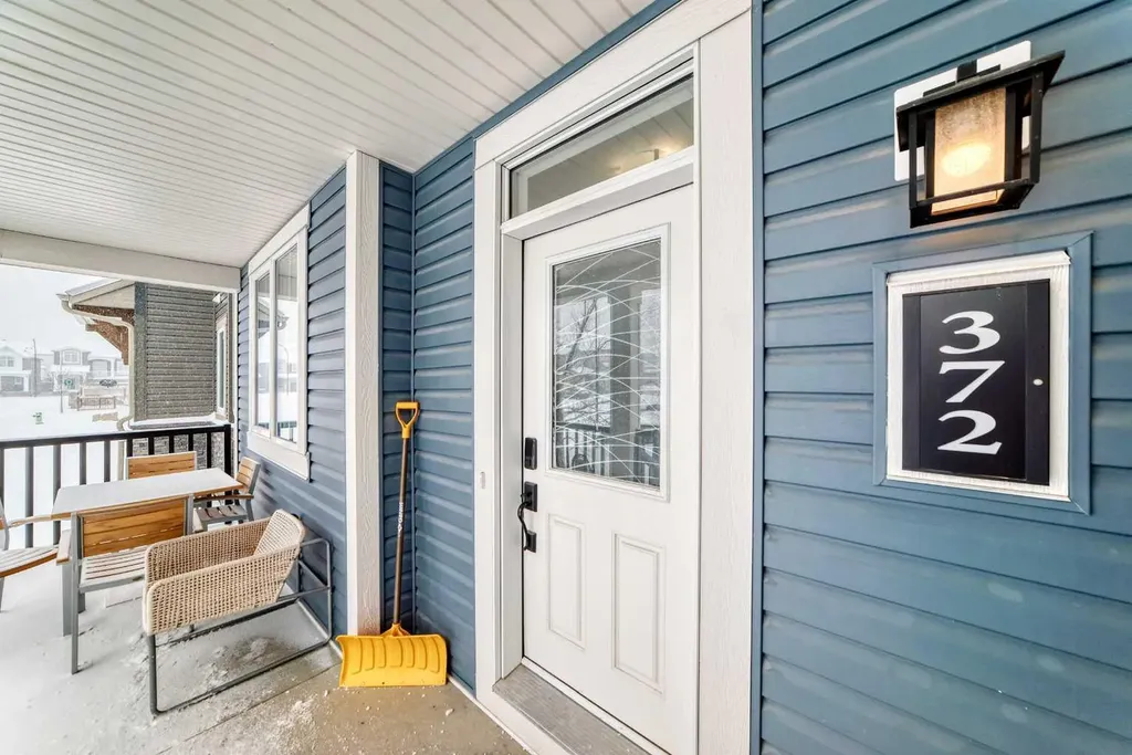 372 Carrington Way NW Calgary AB T3P0Y9