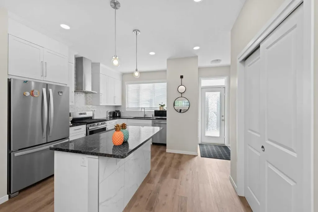 59 Cornerbrook Avenue NE Calgary AB T3N 1M1