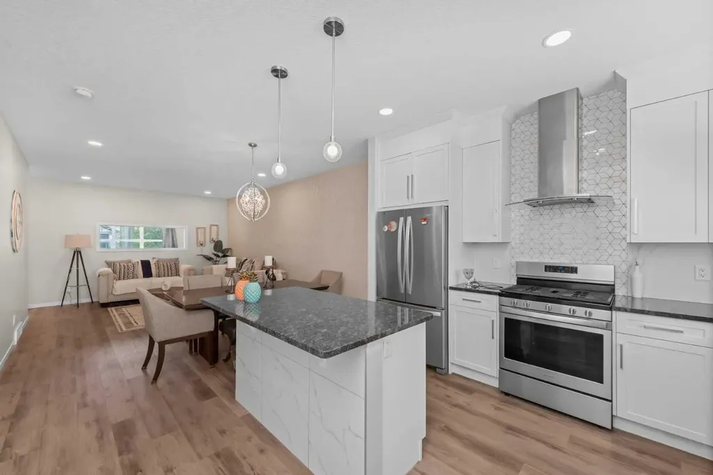 59 Cornerbrook Avenue NE Calgary AB T3N 1M1