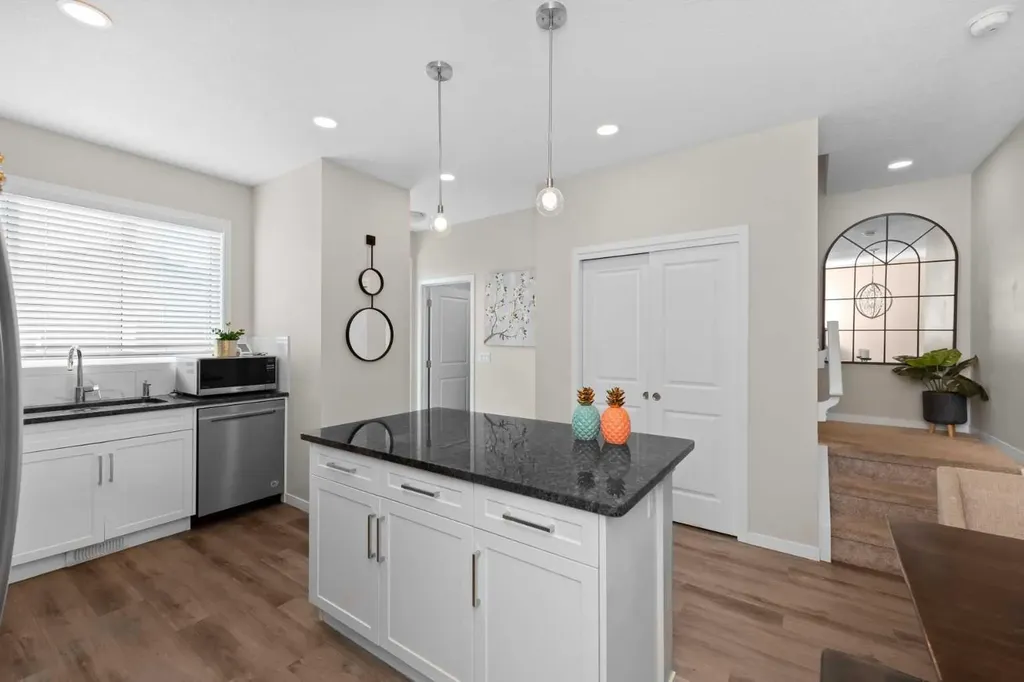 59 Cornerbrook Avenue NE Calgary AB T3N 1M1