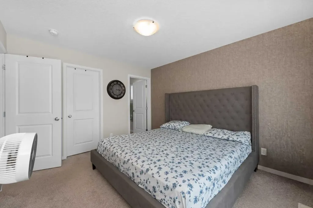 59 Cornerbrook Avenue NE Calgary AB T3N 1M1