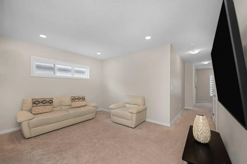 59 Cornerbrook Avenue NE Calgary AB T3N 1M1