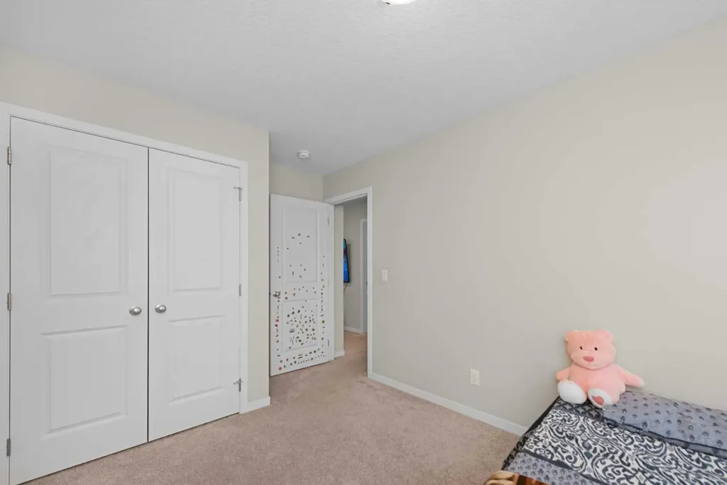 59 Cornerbrook Avenue NE Calgary AB T3N 1M1