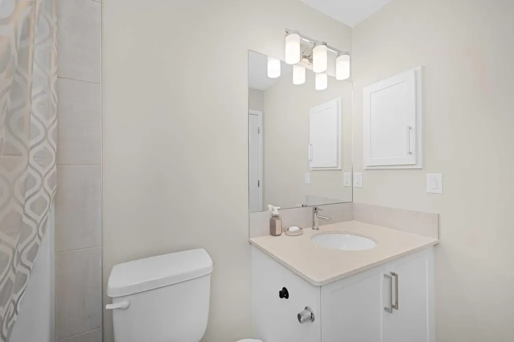 59 Cornerbrook Avenue NE Calgary AB T3N 1M1