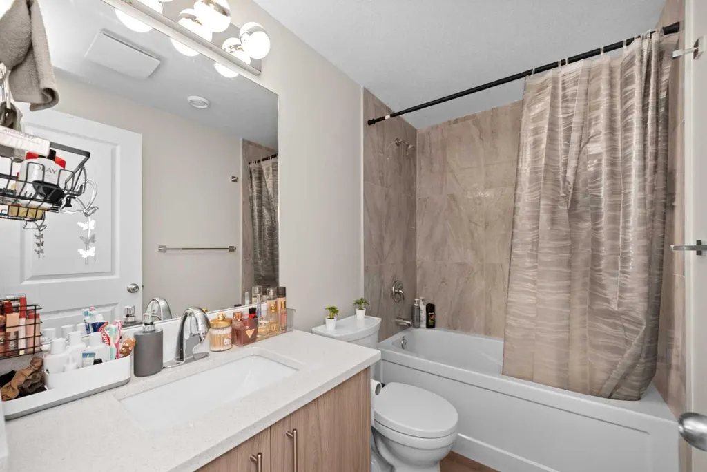 59 Cornerbrook Avenue NE Calgary AB T3N 1M1