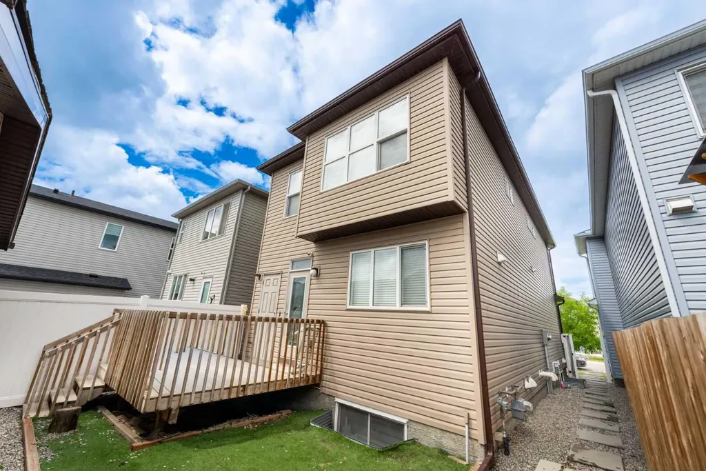59 Cornerbrook Avenue NE Calgary AB T3N 1M1