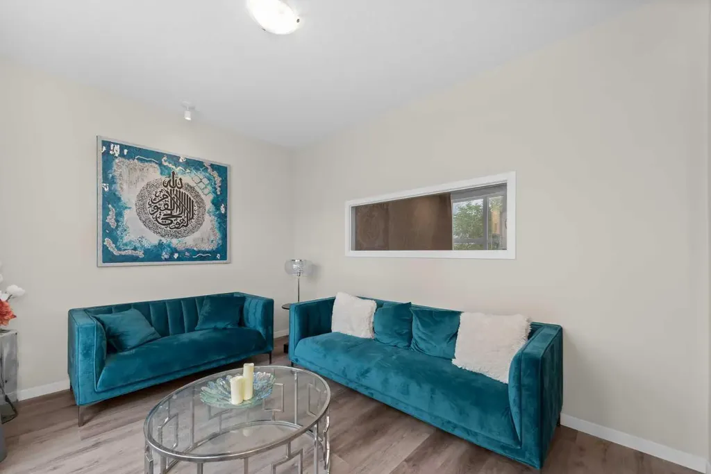 59 Cornerbrook Avenue NE Calgary AB T3N 1M1