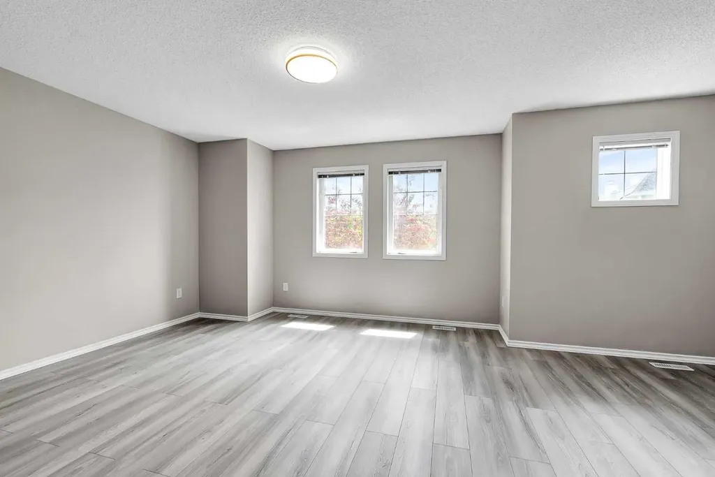 86 Country Village Gate NE Calgary AB T3K 0L5
