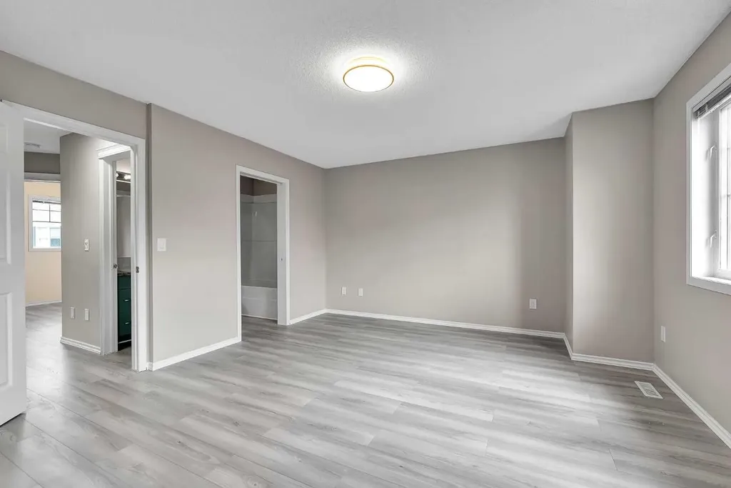 86 Country Village Gate NE Calgary AB T3K 0L5