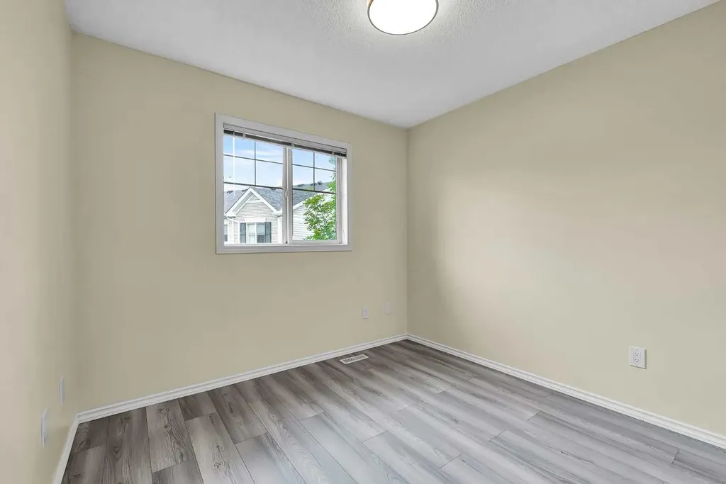86 Country Village Gate NE Calgary AB T3K 0L5