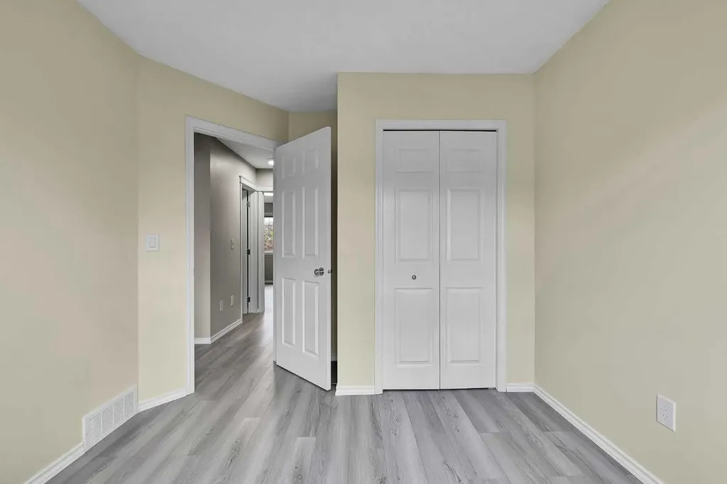 86 Country Village Gate NE Calgary AB T3K 0L5