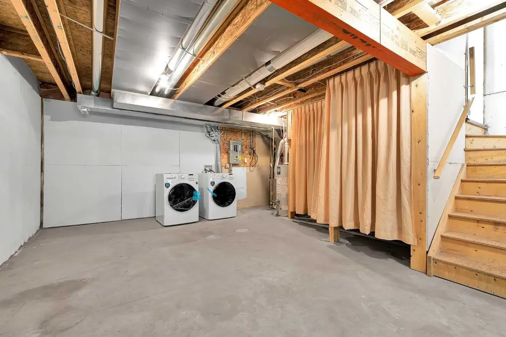 86 Country Village Gate NE Calgary AB T3K 0L5