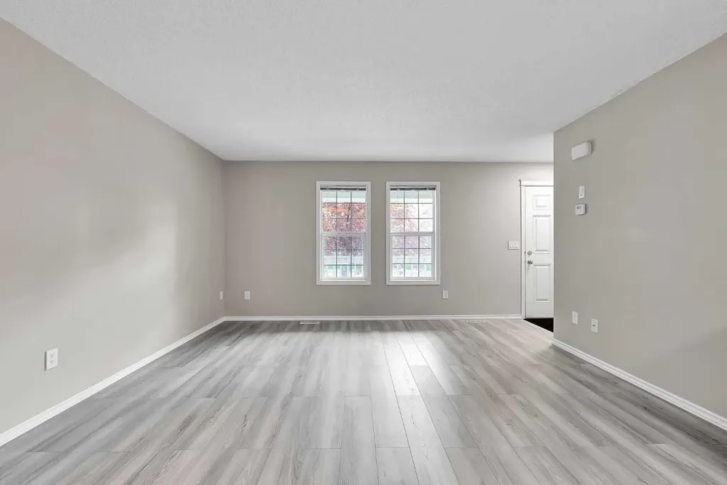 86 Country Village Gate NE Calgary AB T3K 0L5