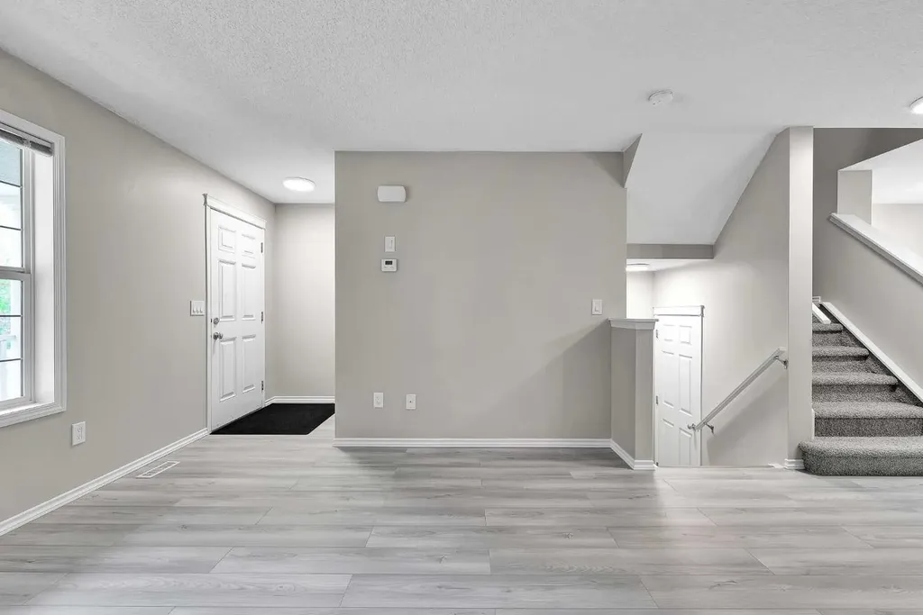 86 Country Village Gate NE Calgary AB T3K 0L5
