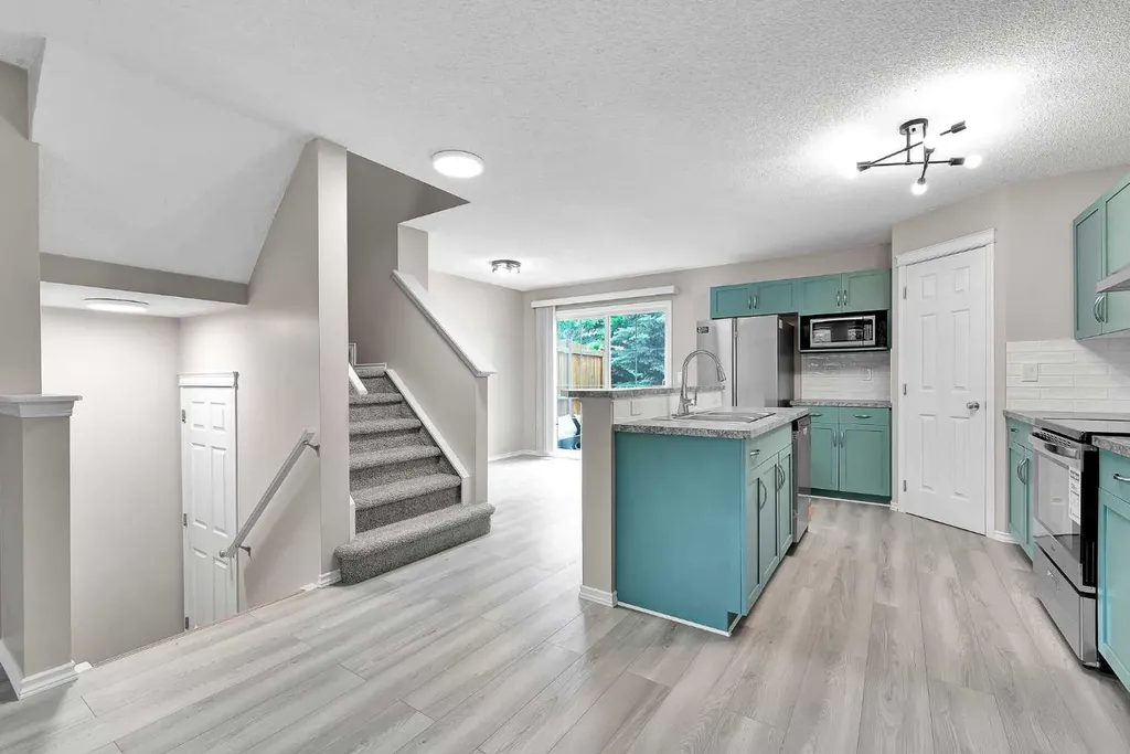 86 Country Village Gate NE Calgary AB T3K 0L5