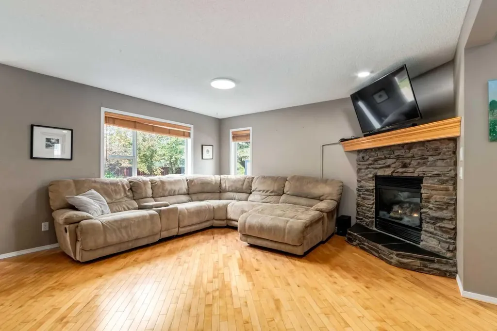 156 Tuscany Meadows Close NW Calgary AB T3M 2M9