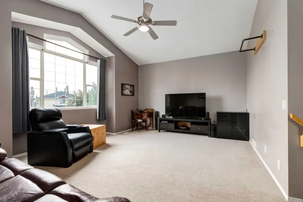 156 Tuscany Meadows Close NW Calgary AB T3M 2M9