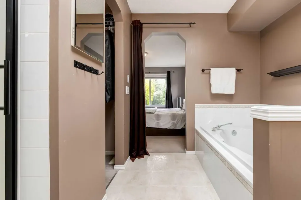 156 Tuscany Meadows Close NW Calgary AB T3M 2M9