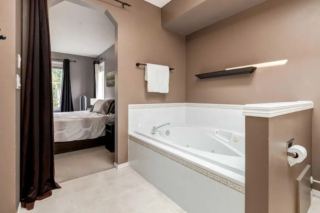 156 Tuscany Meadows Close NW Calgary AB T3M 2M9