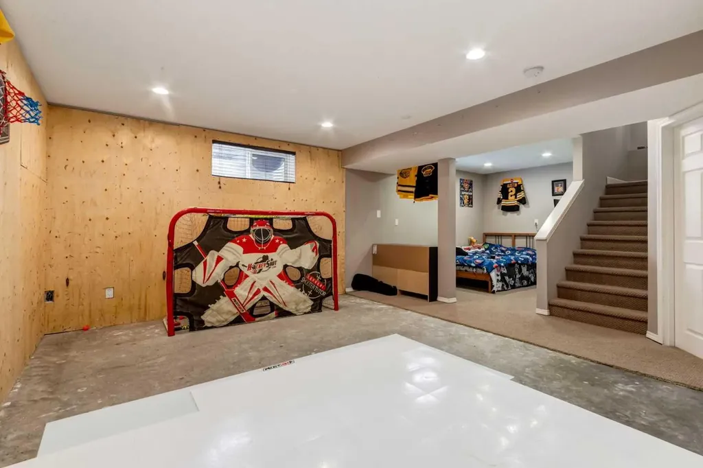 156 Tuscany Meadows Close NW Calgary AB T3M 2M9