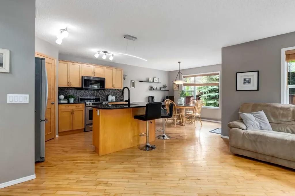 156 Tuscany Meadows Close NW Calgary AB T3M 2M9