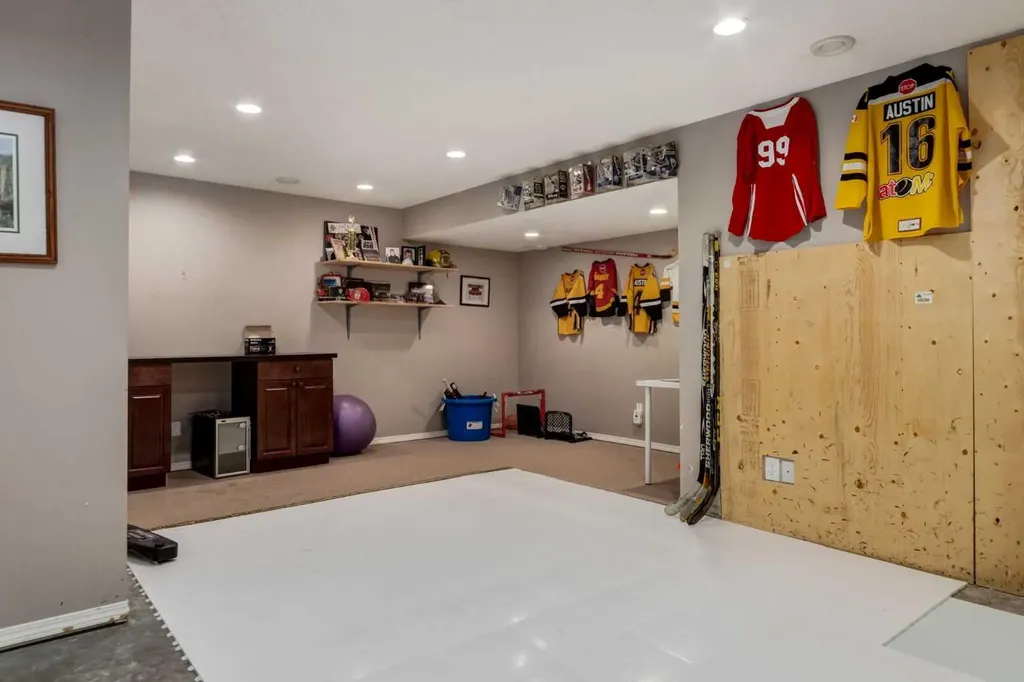 156 Tuscany Meadows Close NW Calgary AB T3M 2M9