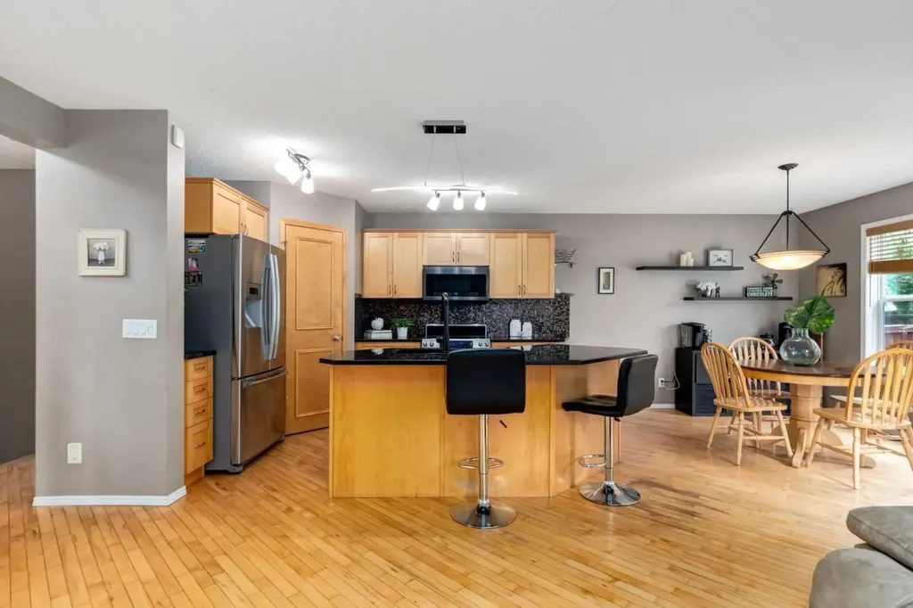 156 Tuscany Meadows Close NW Calgary AB T3M 2M9
